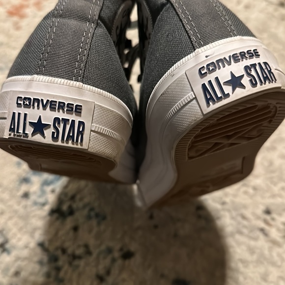Chuck Taylor Converse High Tops Size 7 - Picture 7 of 11